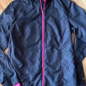 Wind breaker